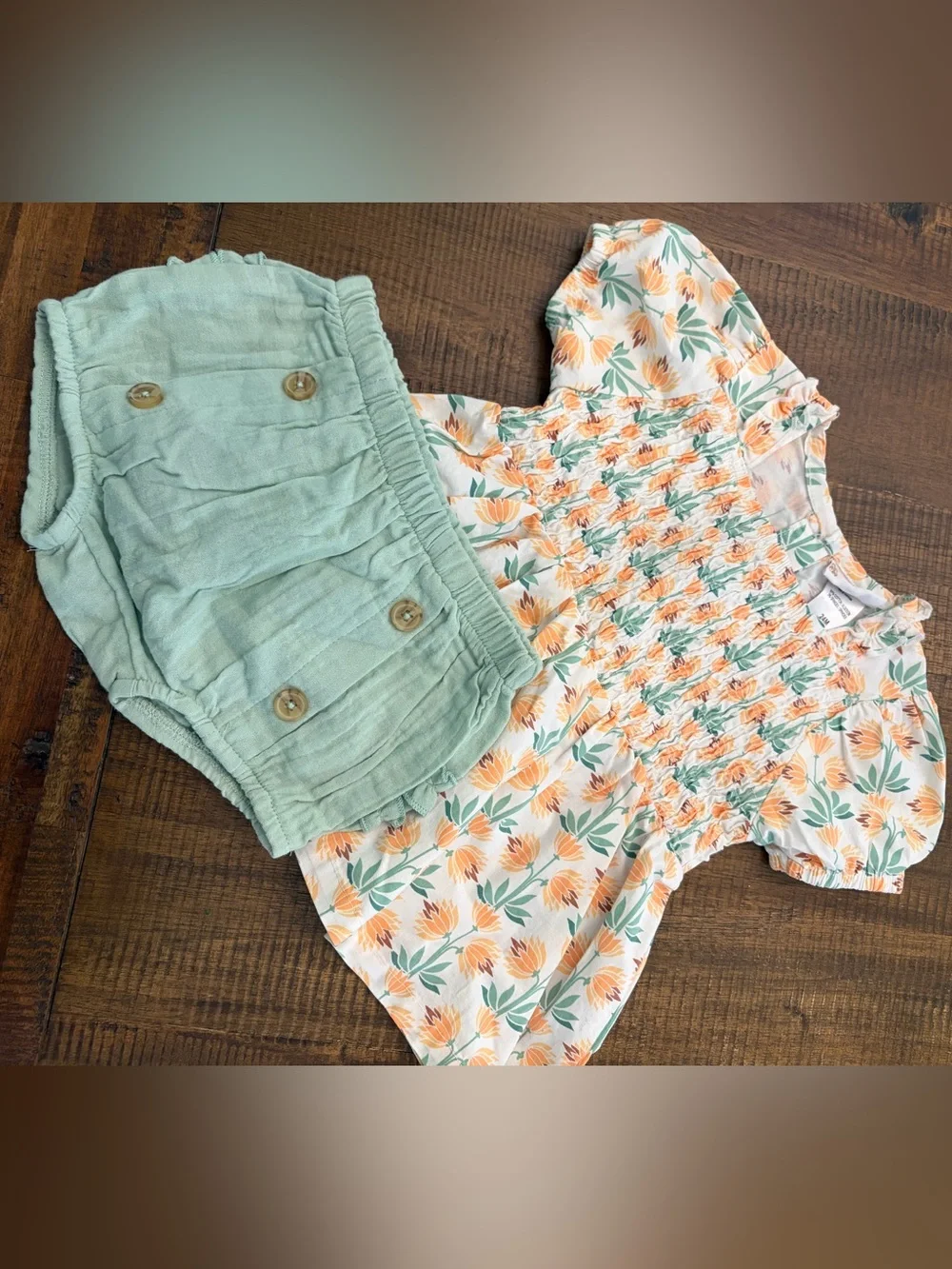 Daisy Fuentes - Baby Girl Matching 2-Piece Set UNWORN but NO Tags size 24 Months